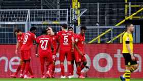 Los jugadores del Bayern de Múnich celebran el gol de Joshua Kimmich