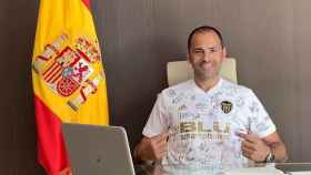 Salva Ballesta, con la camiseta del Valencia