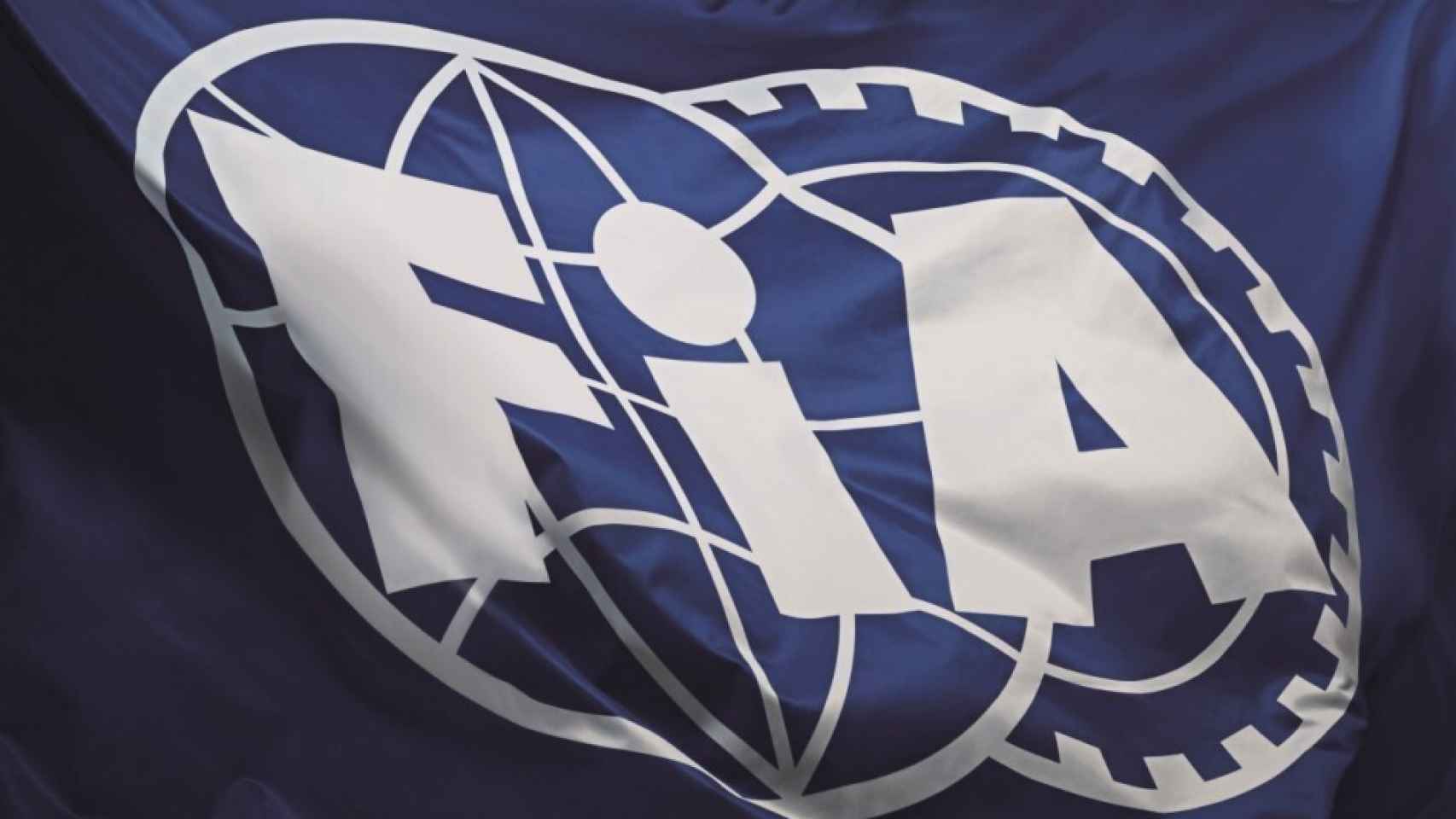 La bandera de la FIA