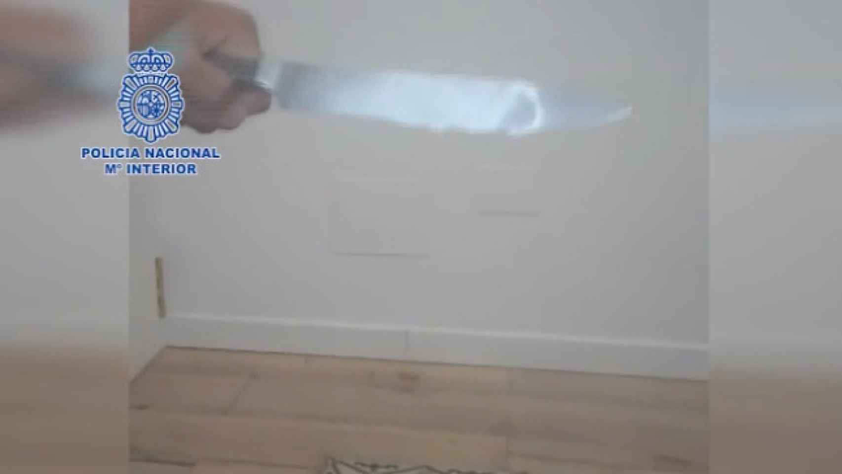 Imagen de un cuchillo que los supuestos secuestradores hacían llegar a la víctima de la extorsión como amenaza.