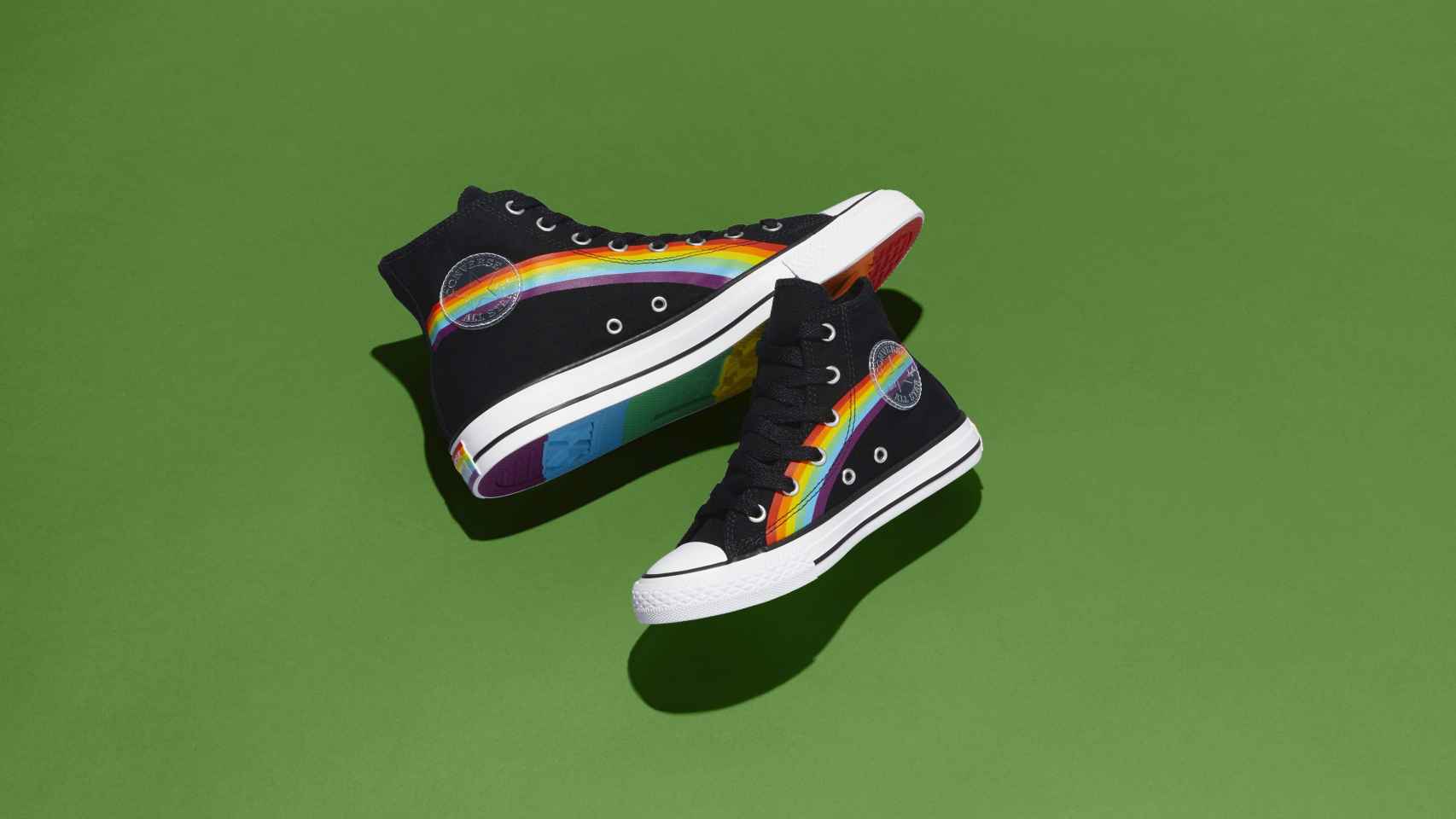 Detalle de unas de las zapatillas de la colección Converse Pride 2020.