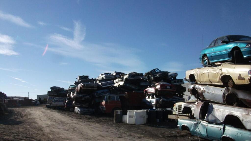 Imagen de archivo de un desgüace de coches.