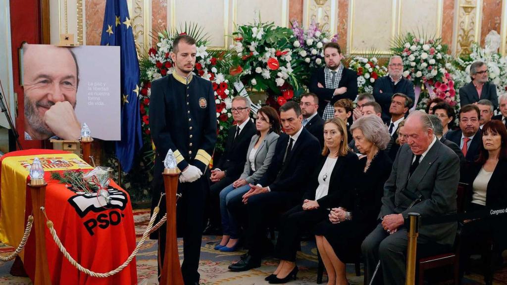 Capilla ardiente habilitada en el Congreso de los Diputados tras la muerte de Alfredo Pérez Rubalcaba.