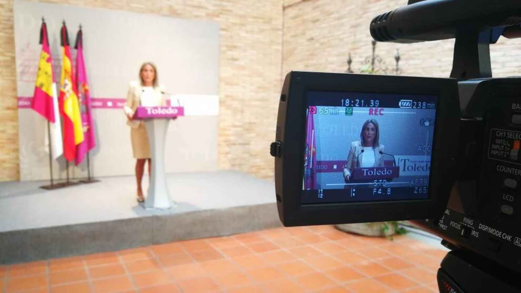 Milagros Tolón, alcaldesa de Toledo, este viernes durante una rueda de prensa