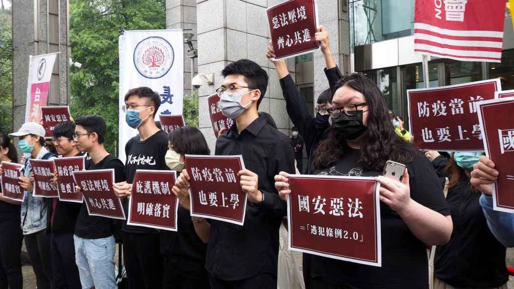 Casi 400 detenidos en las protestas en Hong Kong contra las nuevas ...