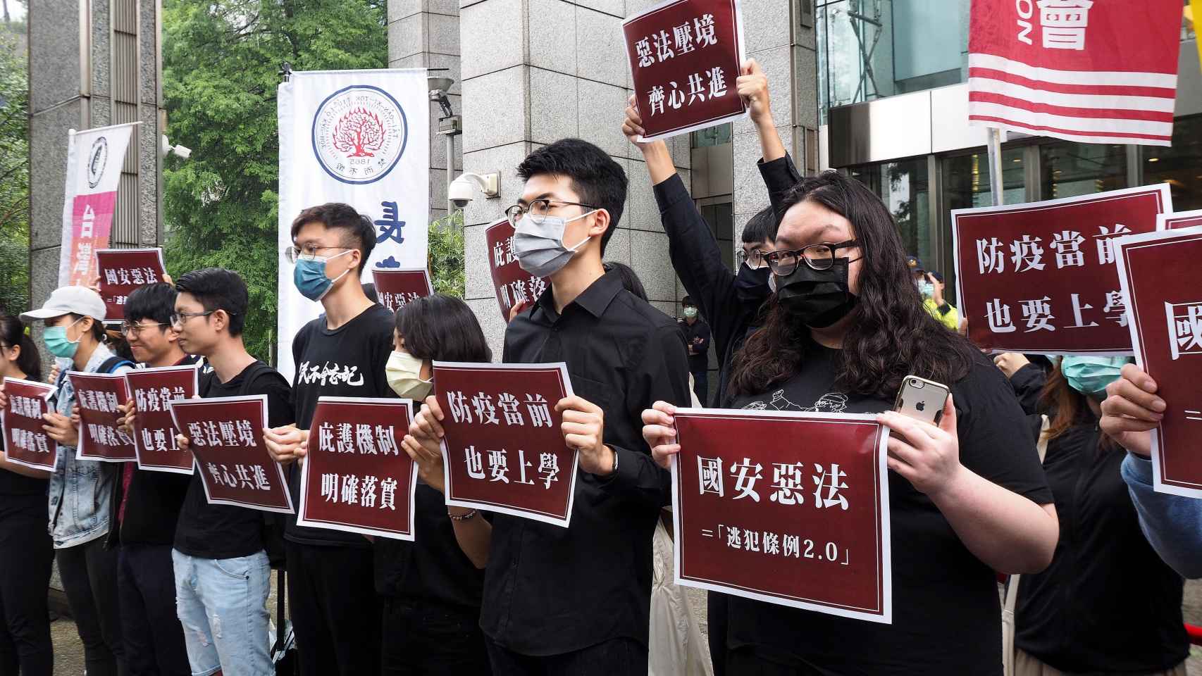 80 menores detenidos en protestas en Hong Kong contra las nuevas leyes impuestas desde Pekín