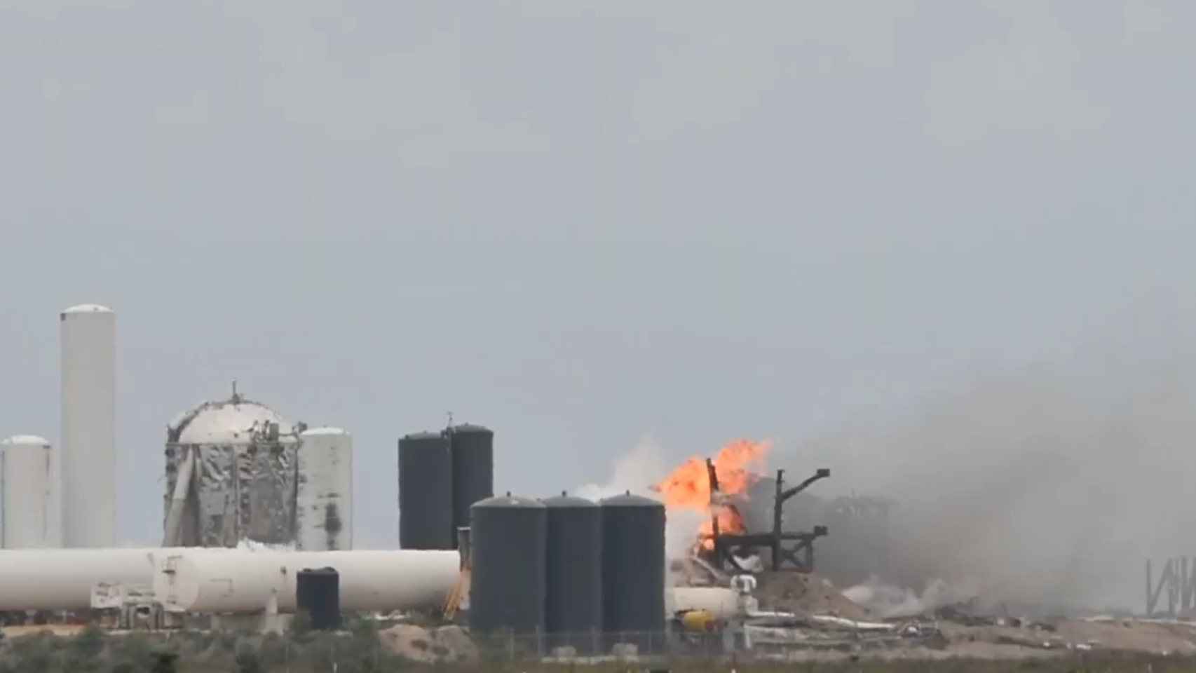 Estado de la plataforma después de la explosión del cohete de SpaceX