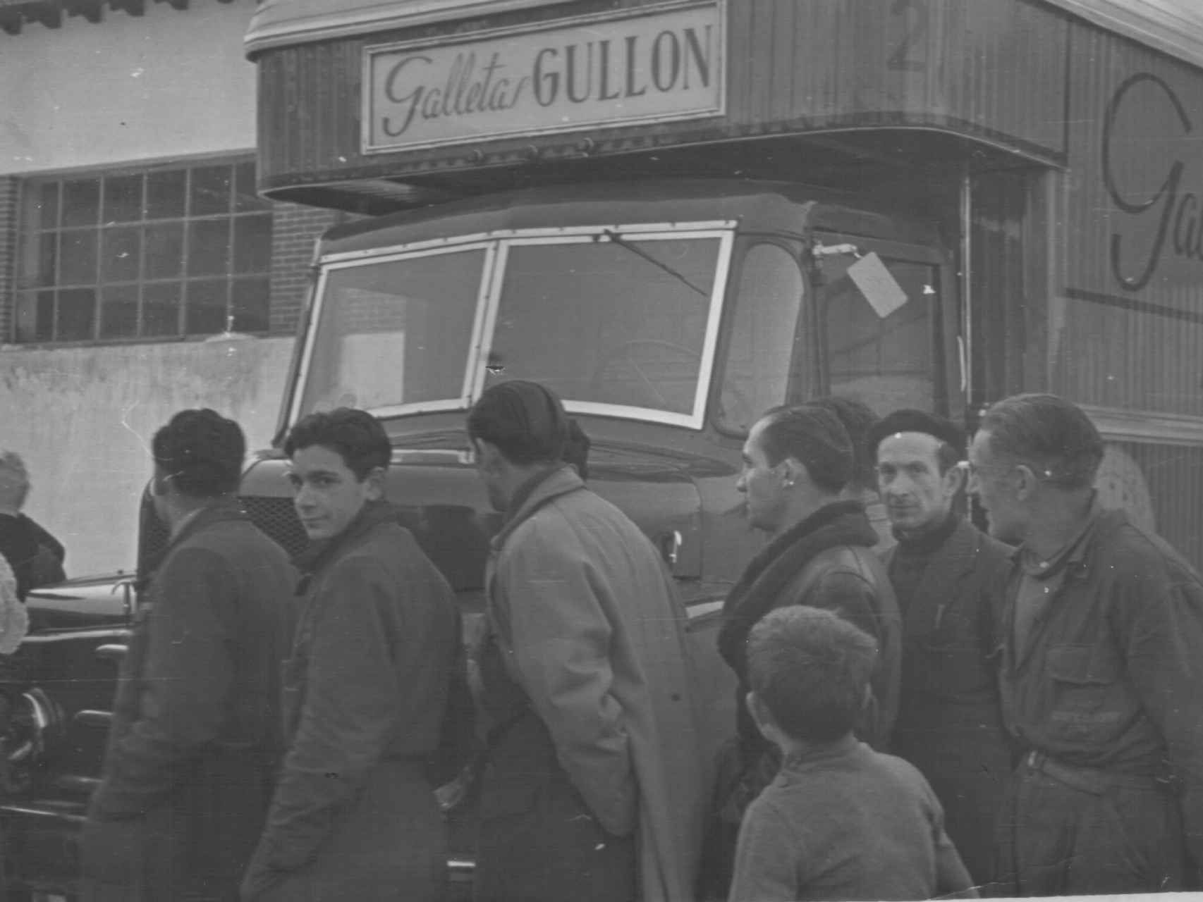 Un camión con trabajadores de Gullón en 1959.