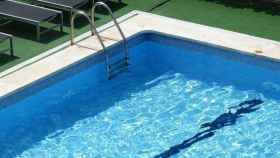 Estrictas medidas de seguridad en las piscinas para evitar contagios.