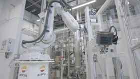 Uno de los robots en la factoría de Repsol.