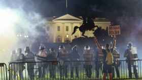 El Servicio Secreto metió a Trump en el búnker durante las protestas frente a la Casa Blanca