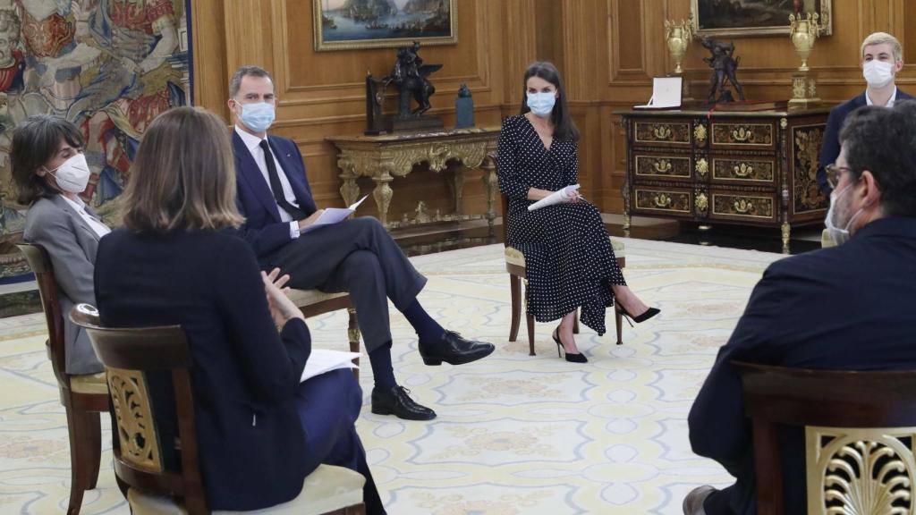 Los reyes Felipe VI y Letizia este martes en una audiencia en Zarzuela.