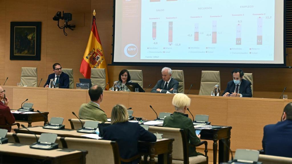 Cristina Herrero, presidenta de la AIReF, en la Comisión de Hacienda del Congreso.
