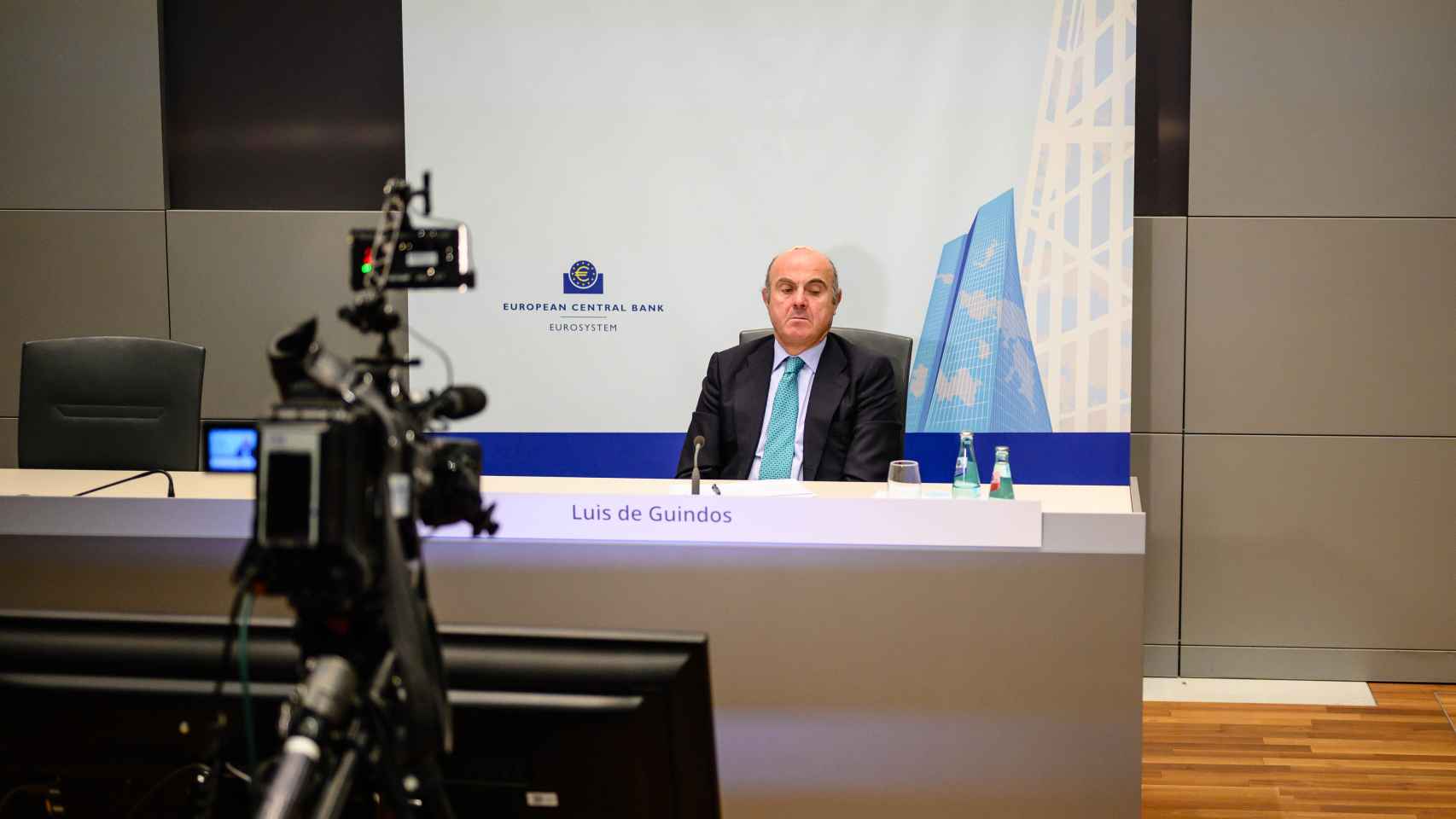 El vicepresidente del BCE y ex ministro de Economía, Luis de Guindos, durante la rueda de prensa de este jueves
