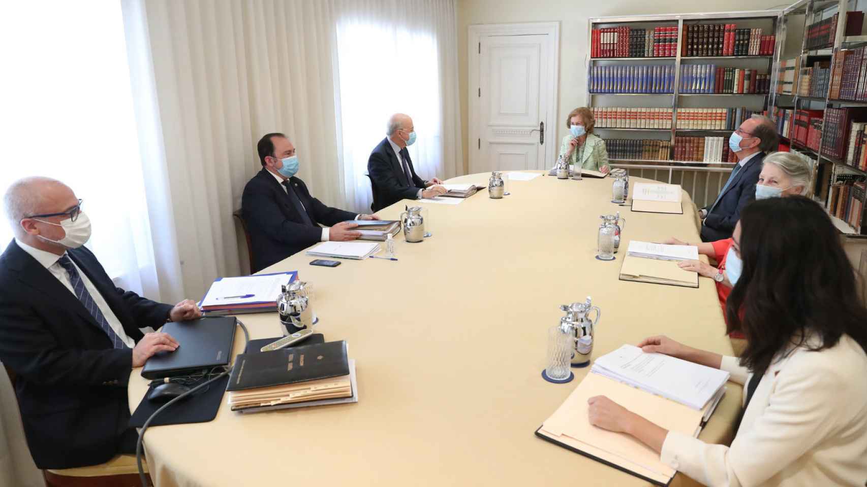 La reina Sofía durante su reunión con el Patronato de la Fundación Reina Sofía.