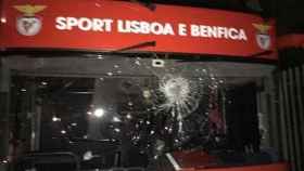 Autobús del Benfica apedreado
