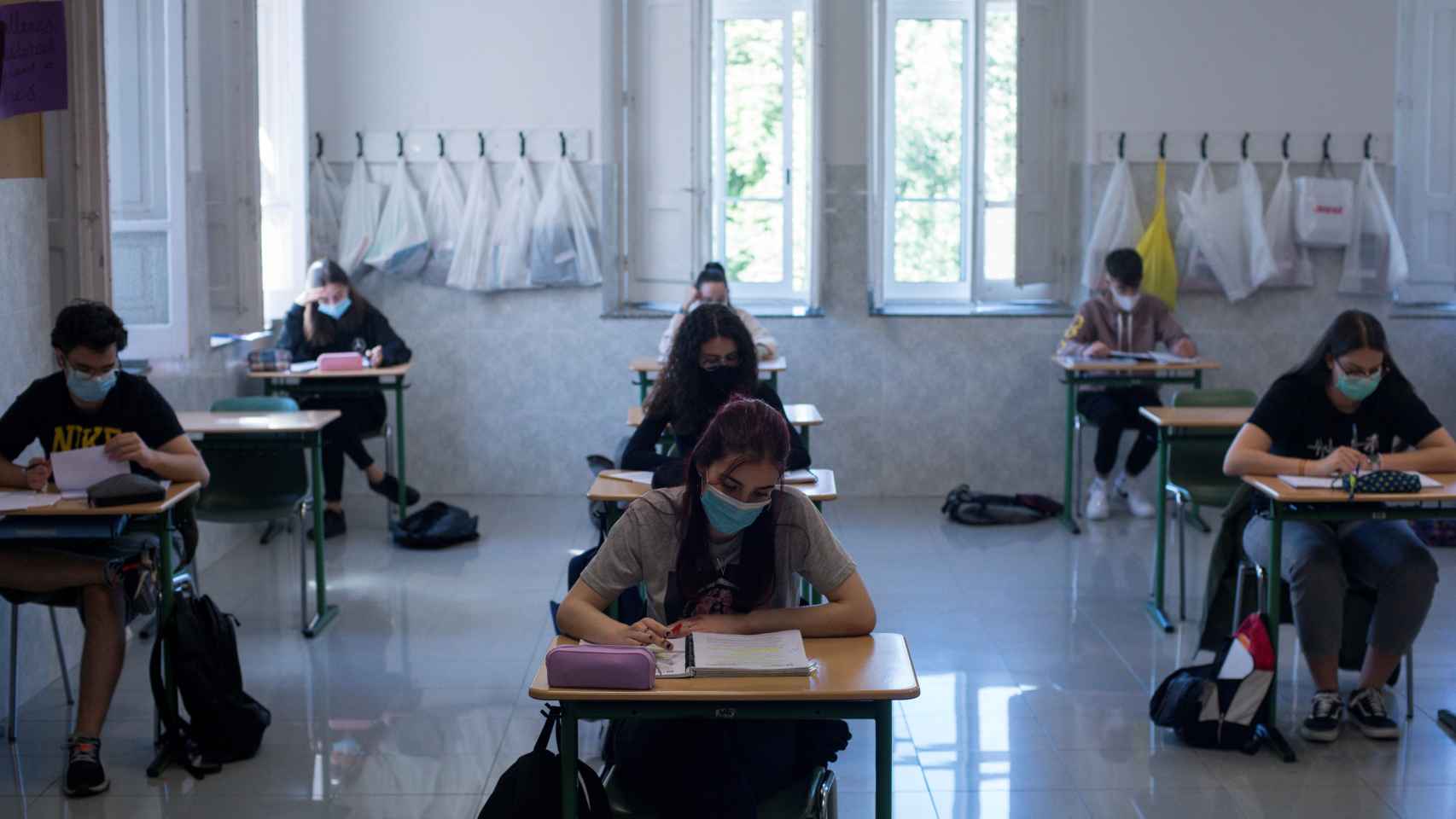 Estudiantes preparan la EvAU en un colegio de Ourense.