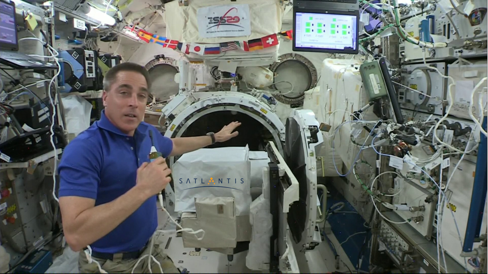 La instalación de la cámara española de Satlantis en la ISS