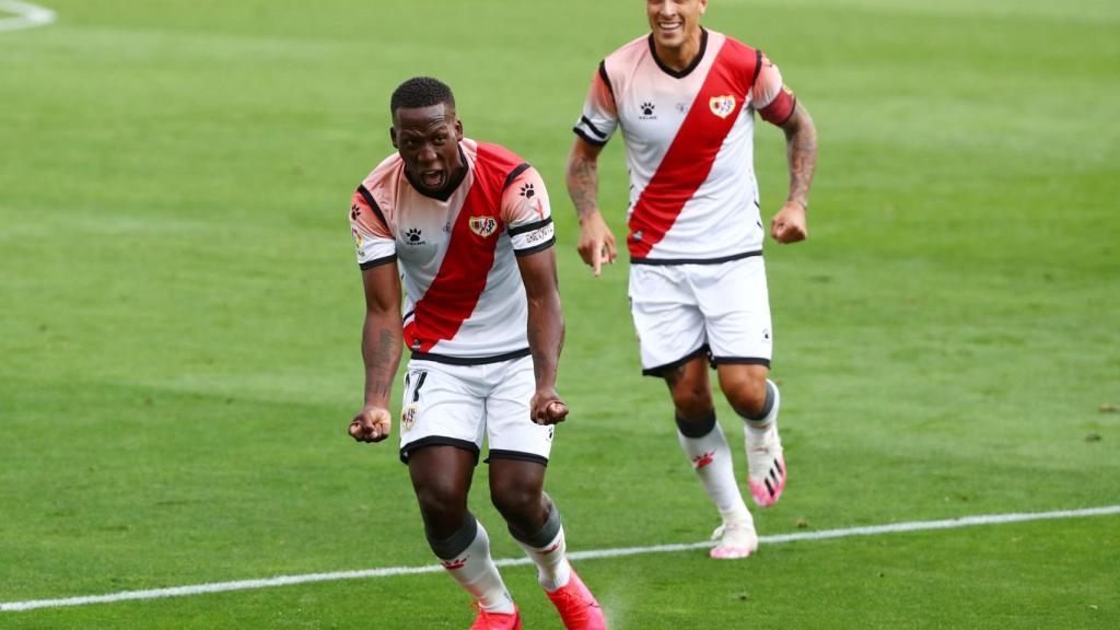 Luis Advincula adelanta al Rayo ante el Albacete con su gol
