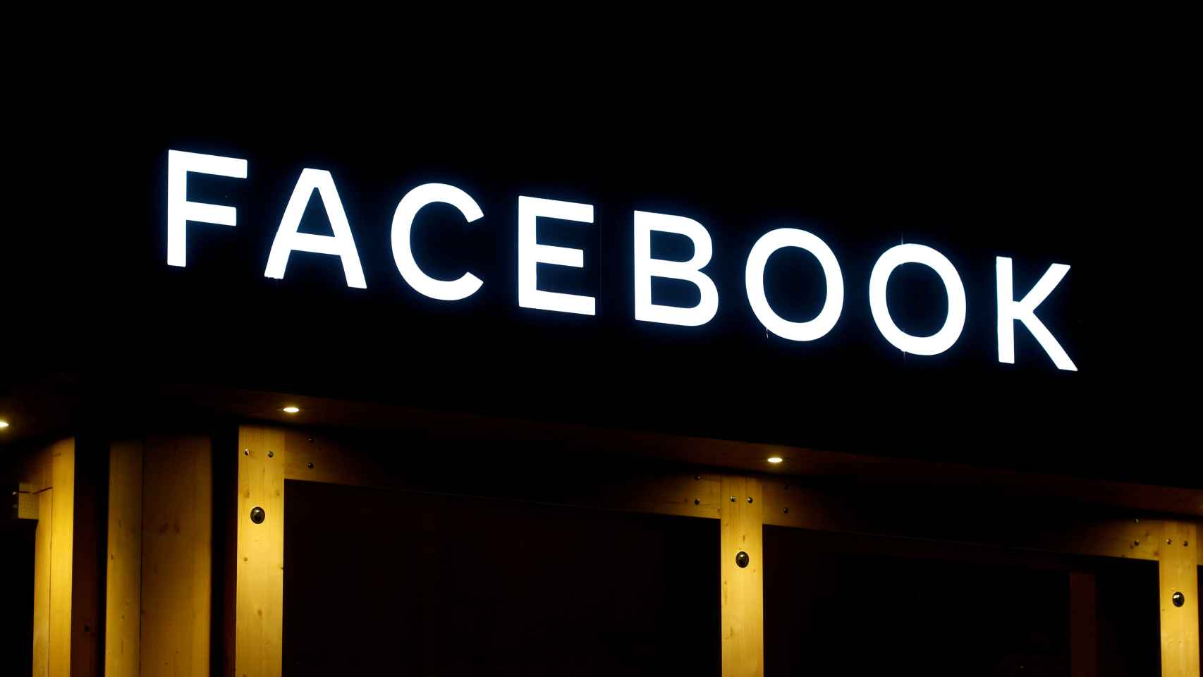 Logo de Facebook visto en Davos.