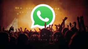 El logo de WhatsApp en un concierto.
