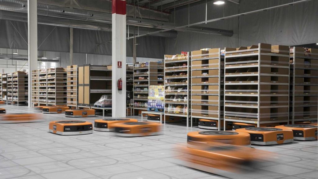 Robots que usa Amazon en su centro de Castellbisbal, en Barcelona.