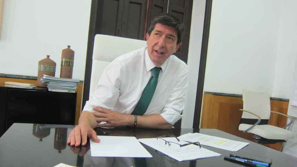 El vicepresidente de la Junta de Andalucía, Juan Marín, en su despacho.