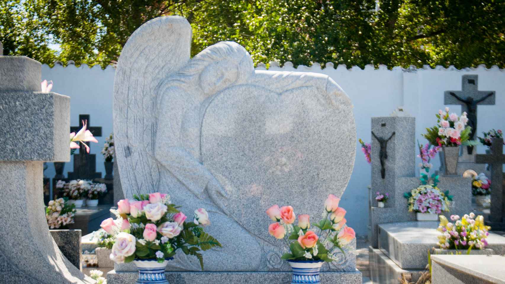 La última lápida colocada por Francisco en el cementerio viejo de Fuenlabrada.