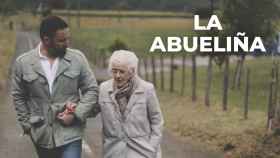 Santiago Abascal con su abuela materna en un vídeo difundido por Vox en redes sociales.