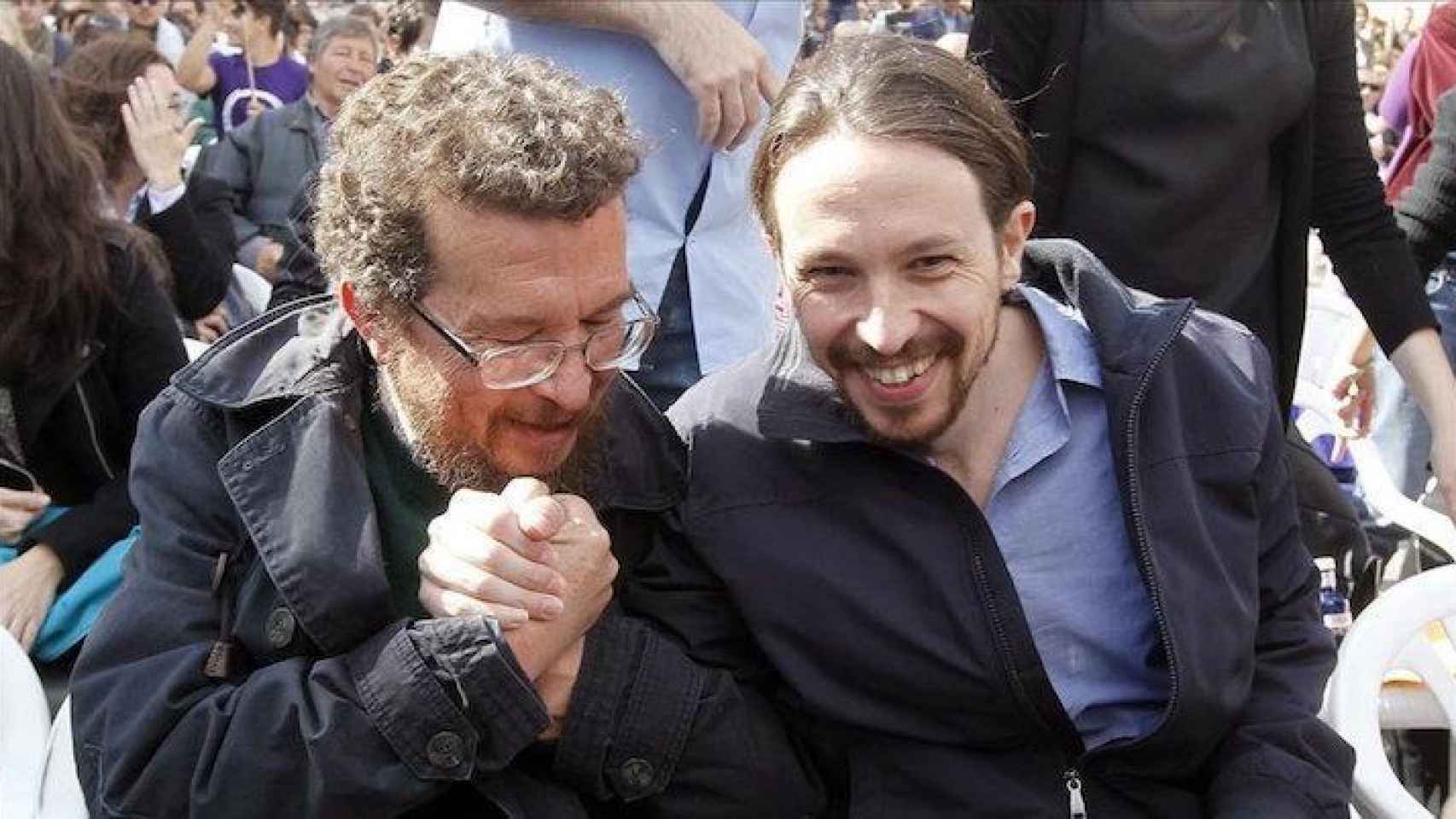 Pablo Iglesias junto a su padre, Javier.
