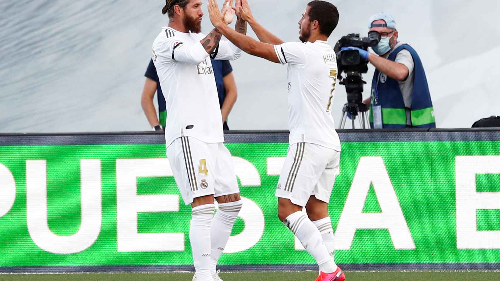 Sergio Ramos agradece a Hazard su asistencia en el gol del sevillano