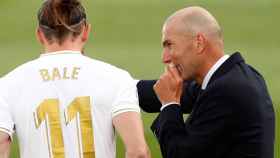 Zidane da órdenes a Gareth Bale antes de entrar