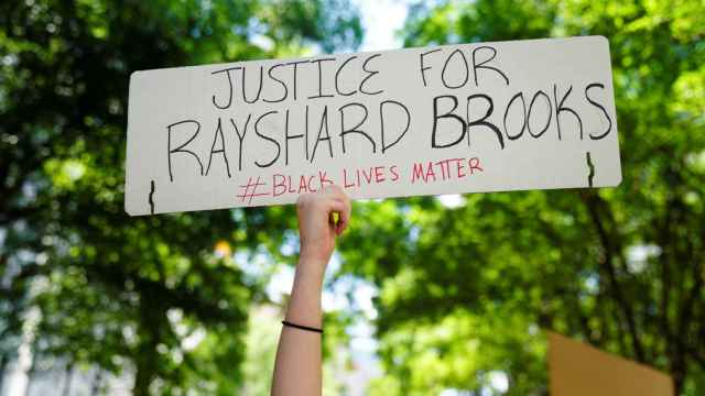 Protestas en Atlanta por la muerte de Rayshard Brooks.