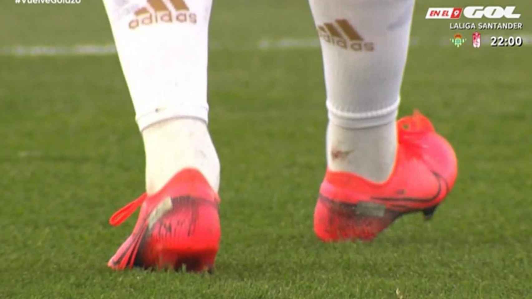 Los tobillos de Eden Hazard en el partido frente al Eibar en la imagen captada por Gol Televisión