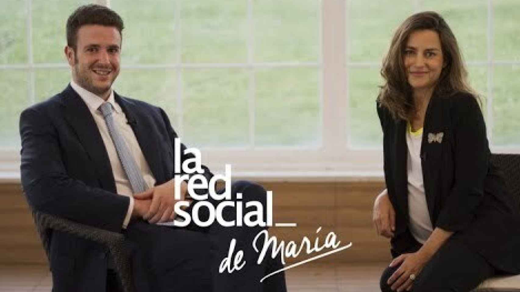 María Palacios entrevistando a Álex Lequio para 'La red social de María' de ¡HOLA!