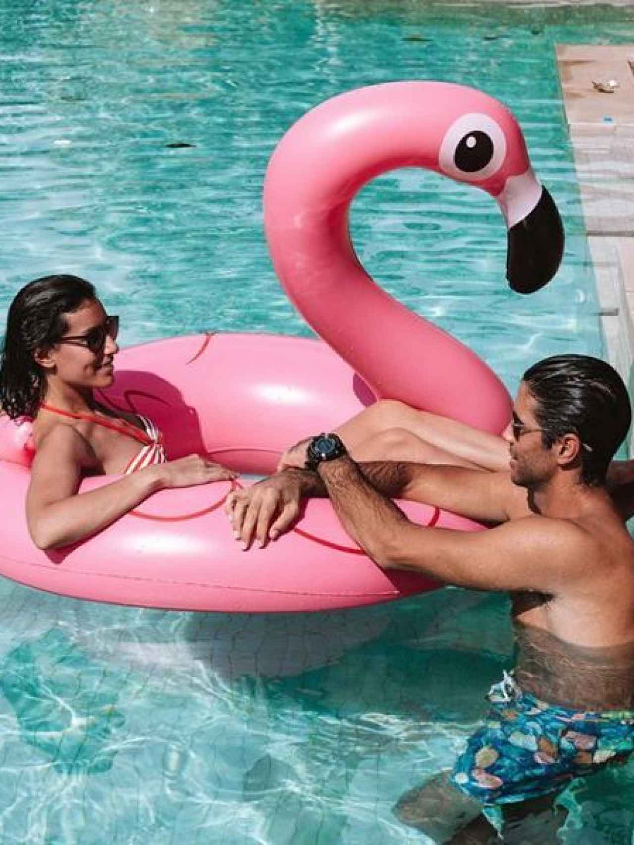 Ana Boyer y Fernando Verdasco, disfrutando de su gran piscina.