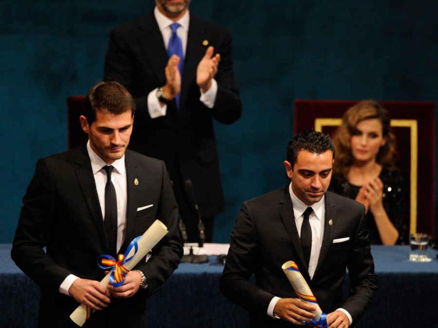Iker Casillas y Xavi Hernández (2012)