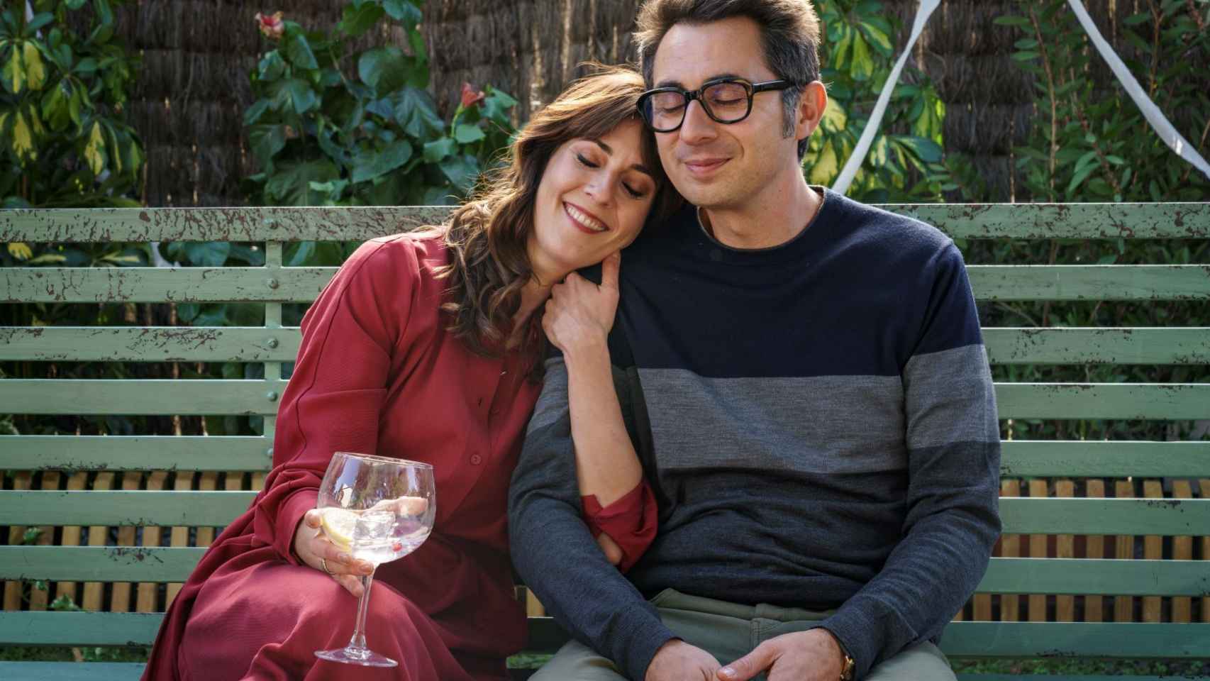 Berto Romero junto a Eva Ugarte en la serie.