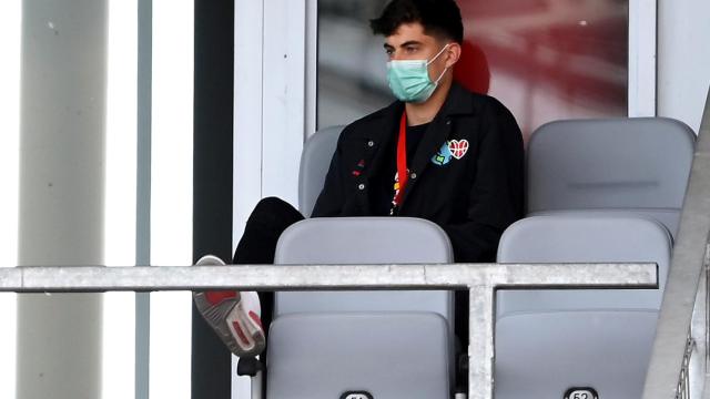 Havertz, en la grada viendo un partido del Bayer Leverkusen