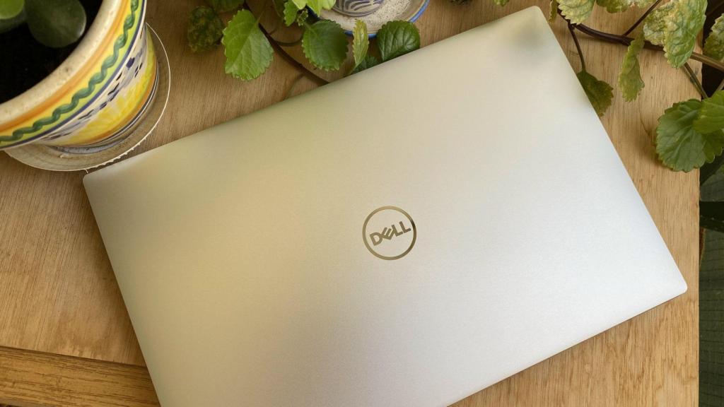Incluso cerrado, el Dell XPS 13 muestra unos acabados de calidad