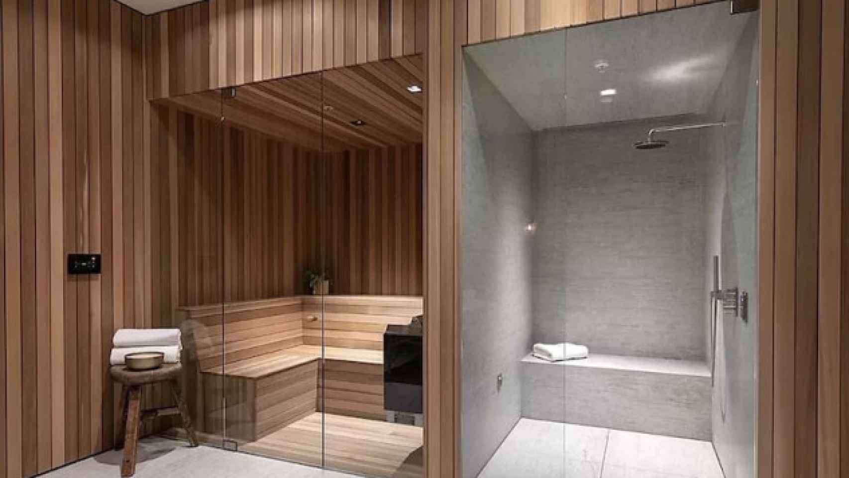 Zona de la sauna y ducha.