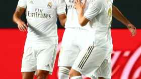 Hazard y Modric felicita a Benzema por su gol al Valencia