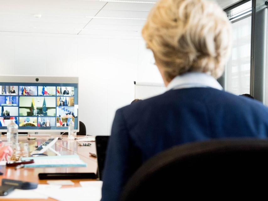 La presidenta Ursula von der Leyen, durante la anterior videocumbre del 23 de abril
