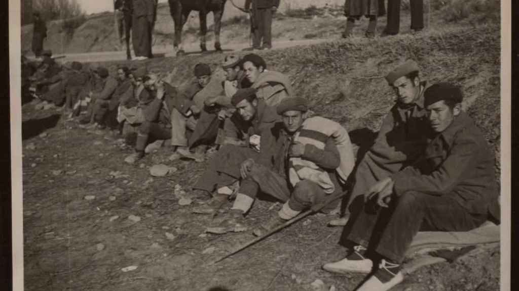 Soldados franquistas hechos presos en Teruel.