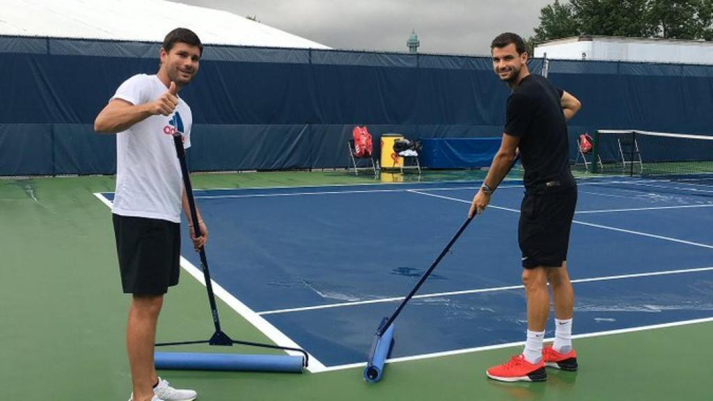 Dimitrov y Vallverdú limpiando las instalaciones de Cincinatti