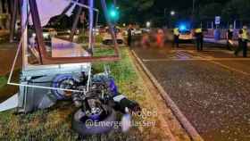 Así quedó la moto tras el accidente en Sevilla en el que ha fallecido un joven de 22 años