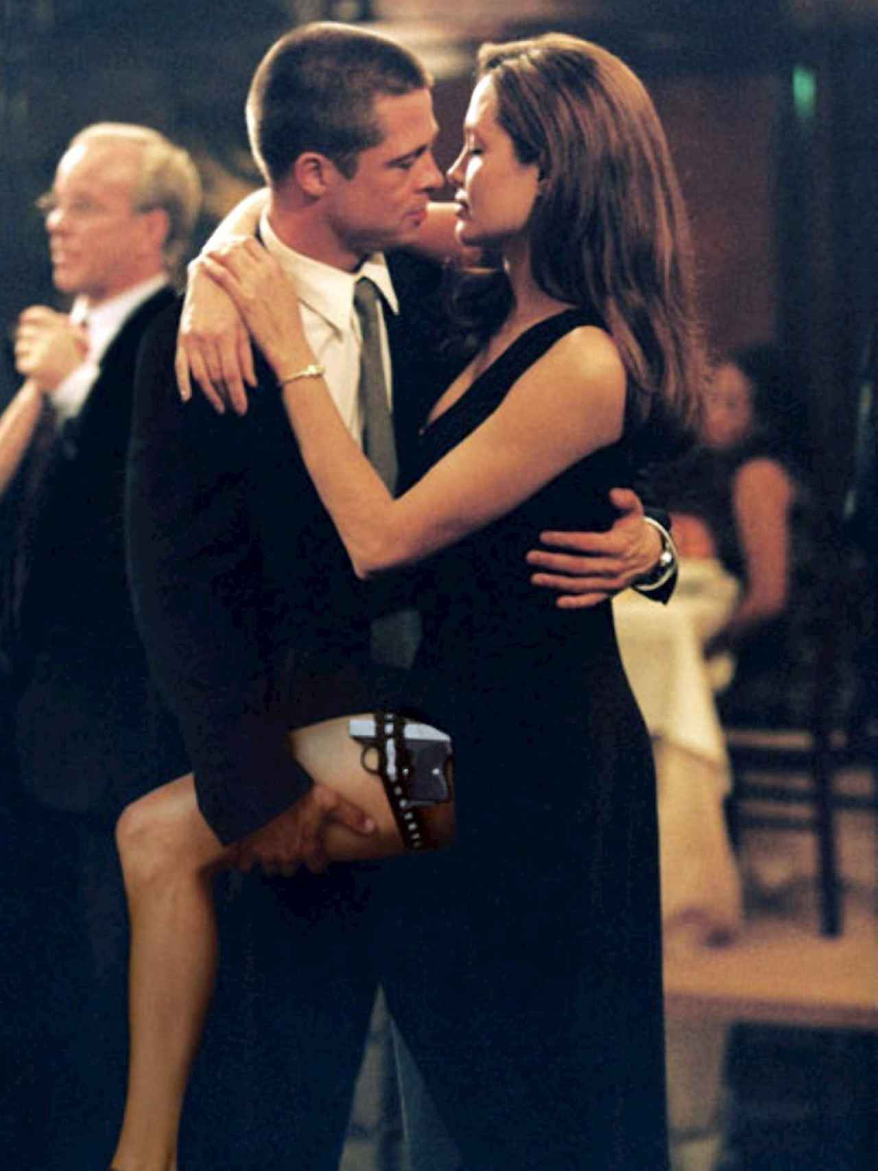Brad Pitt y Angelina Jolie en una escena de 'Sr. y Sra. Smith'.