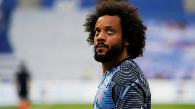 Marcelo calienta antes del partido frente a la Real Sociedad