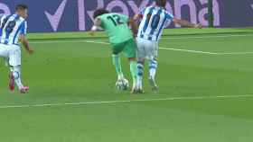 Marcelo reclama penalti en el área de la Real Sociedad