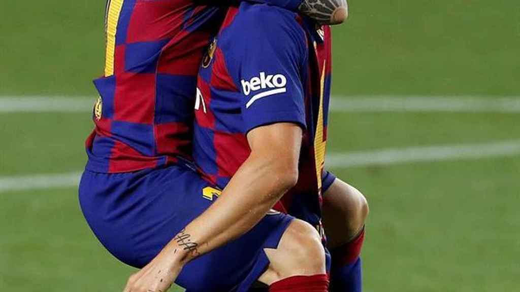 Messi celebra con Rakitic el gol del croata para el Barcelona ante el Athletic
